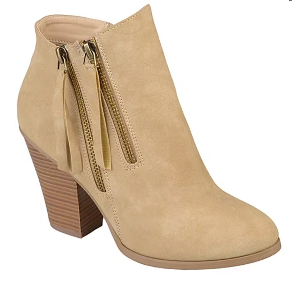 Journee Collection  Vally Stacked Heel Booties 8.5